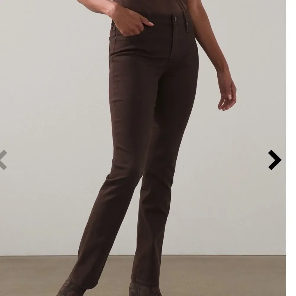 Chico’s SO SLIMMING
Girlfriend Jeans Cocoa Bean 1R nwt